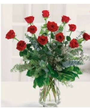 Dozen Rose in Vase Roses