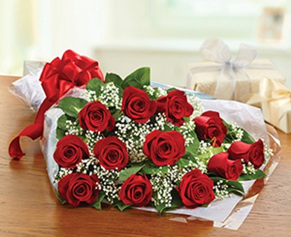 Dozen Rose Presentation Bouquet