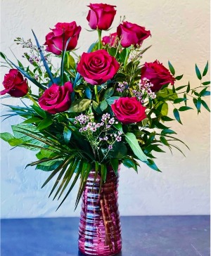 Dozen Roses Arrangement 