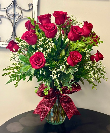 Classic Dozen Roses  