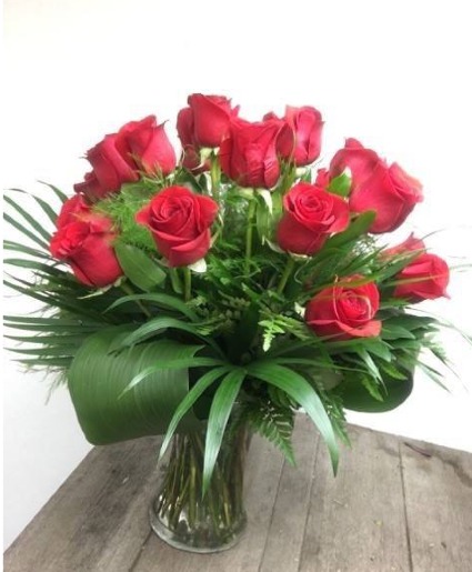 Dozen Roses Vased Vase