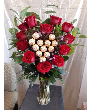 Heart-to-Heart Roses With Chocolates