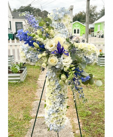 Dream Boldly. Live Fully. Standing Spray in Bay Saint Louis, MS | The French Potager