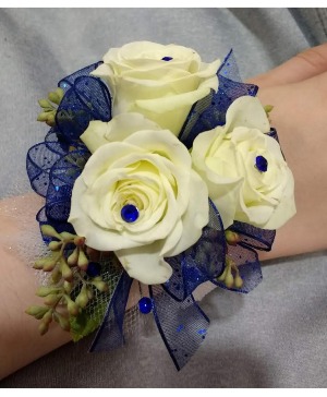 Dreamy Sapphire corsage