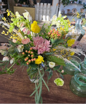 Dreamy Spring Arrangement  in Klamath Falls, OR | Yarrow in Bloom