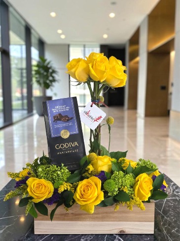Dulce Resplandor Everyday Occasion Arrangement in San Juan, PR | ELIKONIA FLOWERS