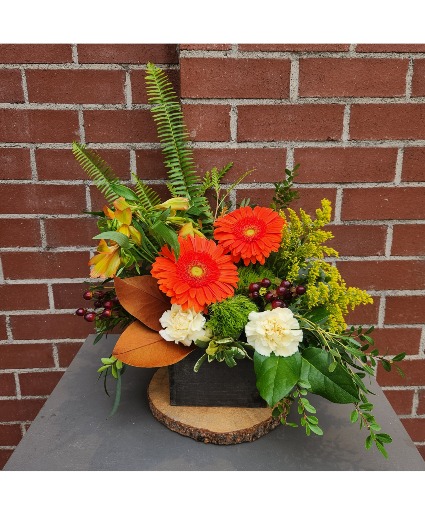 EARTHY INDULGENCE Floral arrangment 