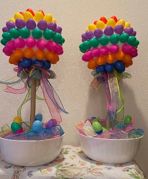 EGGSACTLY THE RIGHT THING FOR THE HOLIDAY TOPIARY 2 ONLY MADE IN STORE