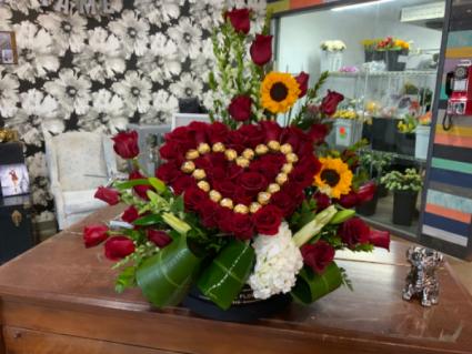 El enamorado Roses ,chocolates and more