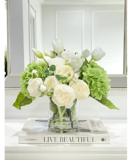 ELEGANCE IN WHITE FLORIST DESIGN PEONIES AND TULIP 