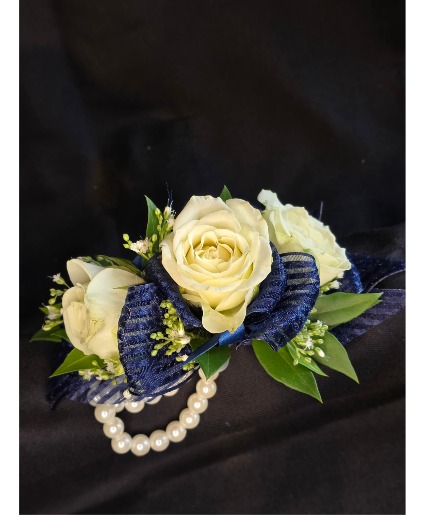 Elegance Wristlet Corsage