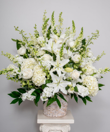 Elegant Garden Basket Arrangement in Chatham, NJ | SUNNYWOODS FLORIST