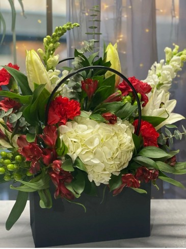 Elegant Garden Purse (Red and White) Purse Arrangement in College Park, GA | WILLIS FLOWERS