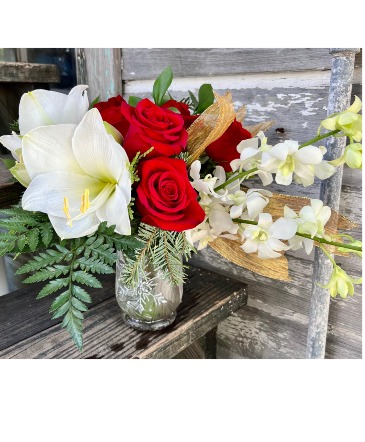 Elegant Holiday Affair Floral Arrangement Fresh Christmas Arrangement in Key West, FL | Petals & Vines