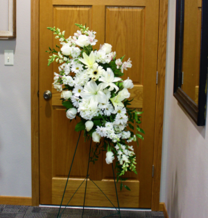 Elegant Honors Fresh Floral Easel