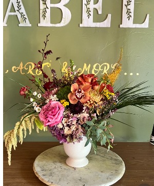 Elegant Sara's choice Flower Arrangement
