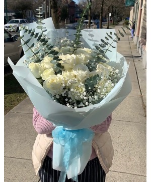 Elegant white rose bouquet  