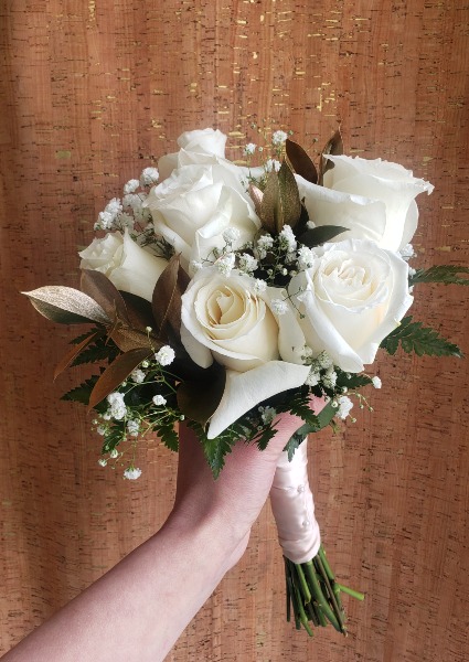 ElLIZABETH HANDHELD BOUQUET PROM