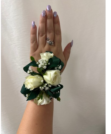 green emerald velvet dress Amazon.com: Rinlong 1Pc Floral Shoulder Corsages White Green Rose Mother of  The Bride Corsage for Wedding Prom Ceremony Anniversary Party Church  Mother's Day : Home & Kitchen main image 0