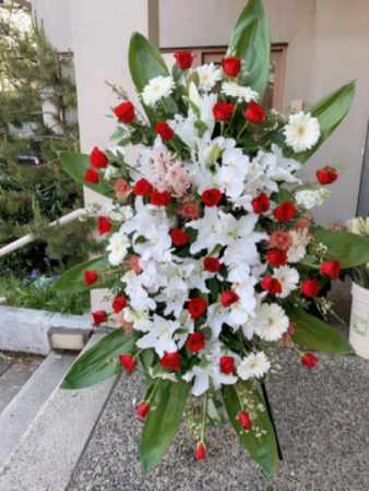 ENDURING LOVE STANDING SPRAY 