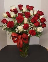   Love's Divine 24 Rose RIBBON BQT