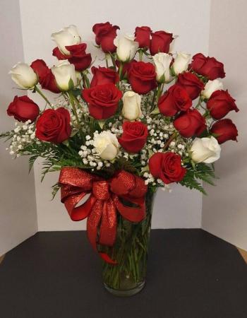   Love's Divine 24 Rose RIBBON BQT