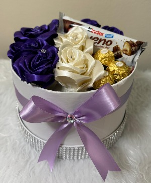 Eternal or Natural Flower Arrangements Circle Box