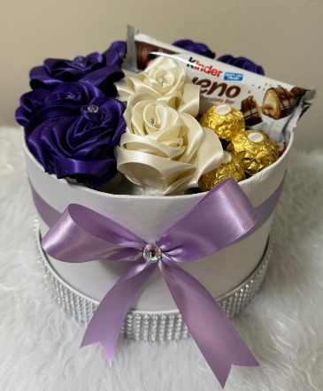 Eternal or Natural Flower Arrangements Circle Box in Columbus, IN | Florist MK
