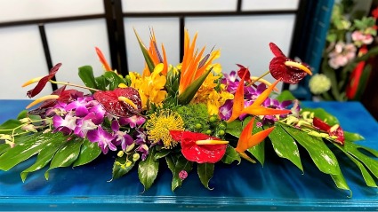 Eva Perón Yacht Club Tropical Centerpiece