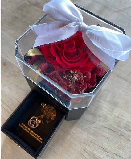 Everlasting Rose w Heart Necklace  Keepsake