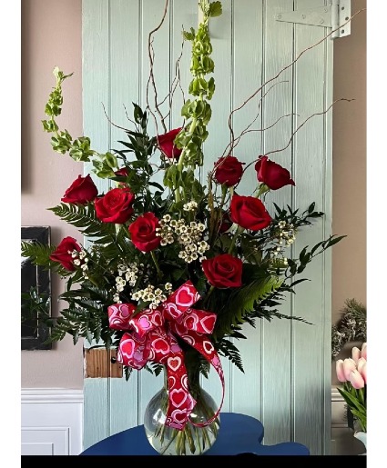 Exotic Red Dozen Roses 