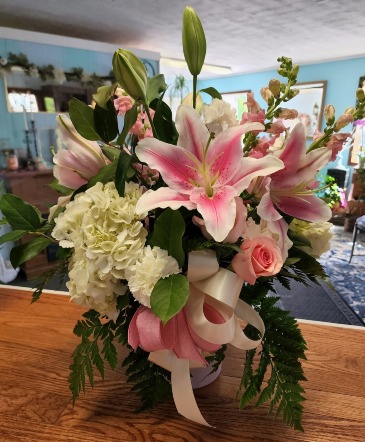 Exotica's Elegant Blooms Arrangement Anniversary/Birthday in Rutland, VT | Exotica Flowerz