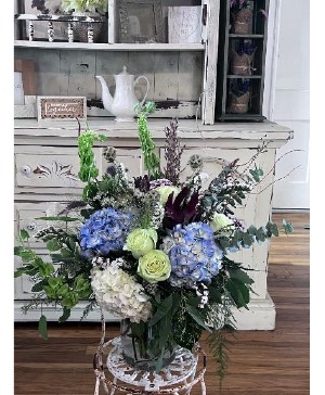 Elegant arrangement 