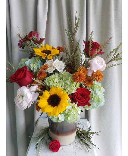 THANKFULLY YOURS FLOWER ARRANGEMENT