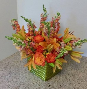 Fall Monocramonic arrangement high end flowers in Pittsfield, MA | NOBLE'S FARM STAND AND FLOWER SHOP