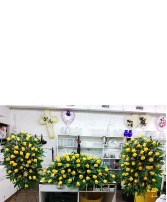 FAMLIY SET FUNERAL ARRANGEMENT Arrangement