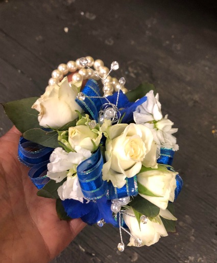 Fancy Free Corsage