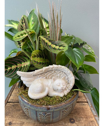 Feline Sympathy Garden  10'' 