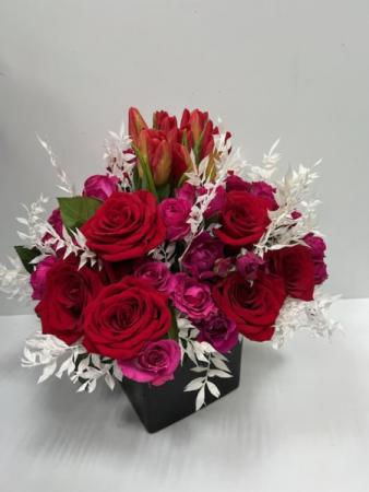 FIERY ROMANCE CENTERPIECE