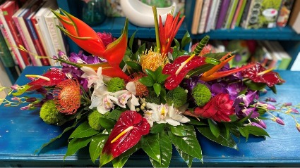 Cleopatra Yacht Club Tropical Centerpiece