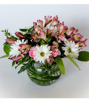 Flirty pinks Mixed arrangement