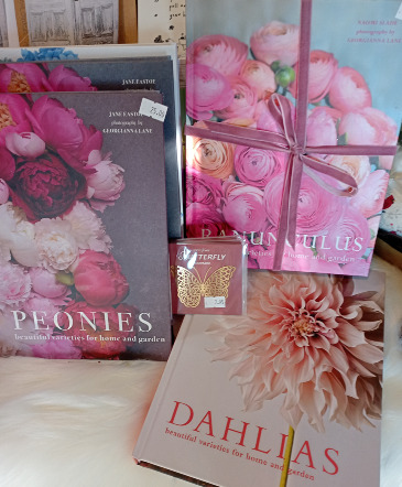 Floral Books  in Glastonbury, CT | THE FLOWER DISTRICT