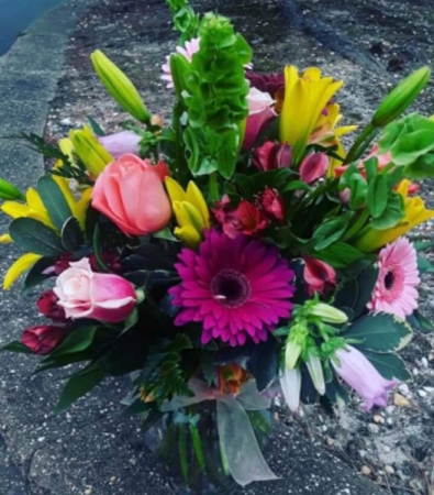 Moms Garden mixed spring colorful vase 