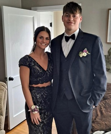Floral Pocket Square Boutonnière   in Norfolk, NE | Blossom + Birch