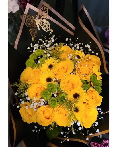 Flores amarillas  wrapped  Roses