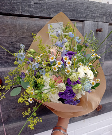 Flower Subscribtion Designer's Choice in Glastonbury, CT | THE FLOWER DISTRICT