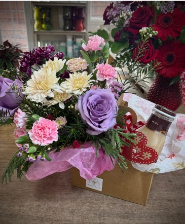 Flowers & Coffee the perfect pair! to-go box in Klamath Falls, OR | Yarrow in Bloom
