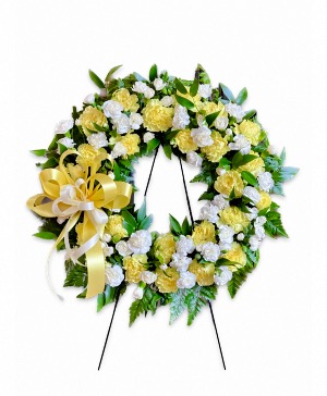 Fond Memories Standing Wreath 
