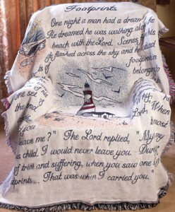 FOOTPRINTS IN THE SAND THROW  