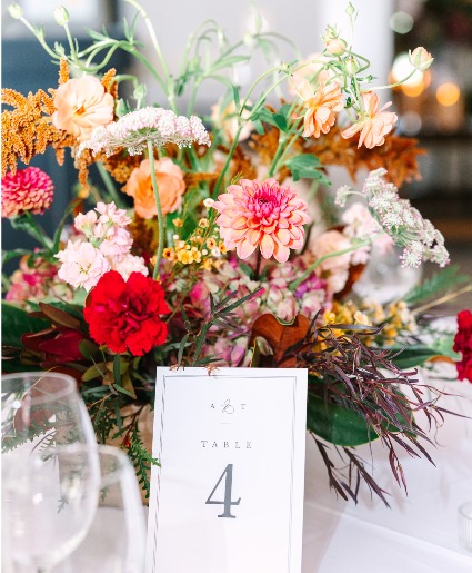 Forest Highlands Low and Lush Centerpiece 